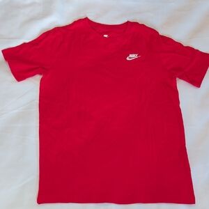 Nike Classic Red Short Sleeve Tee Great condition size Large